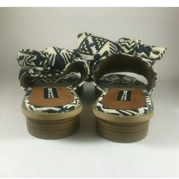 DESIGN LAB Lord & Taylor ~Aztec Studded Sandals - Picture 4 of 6